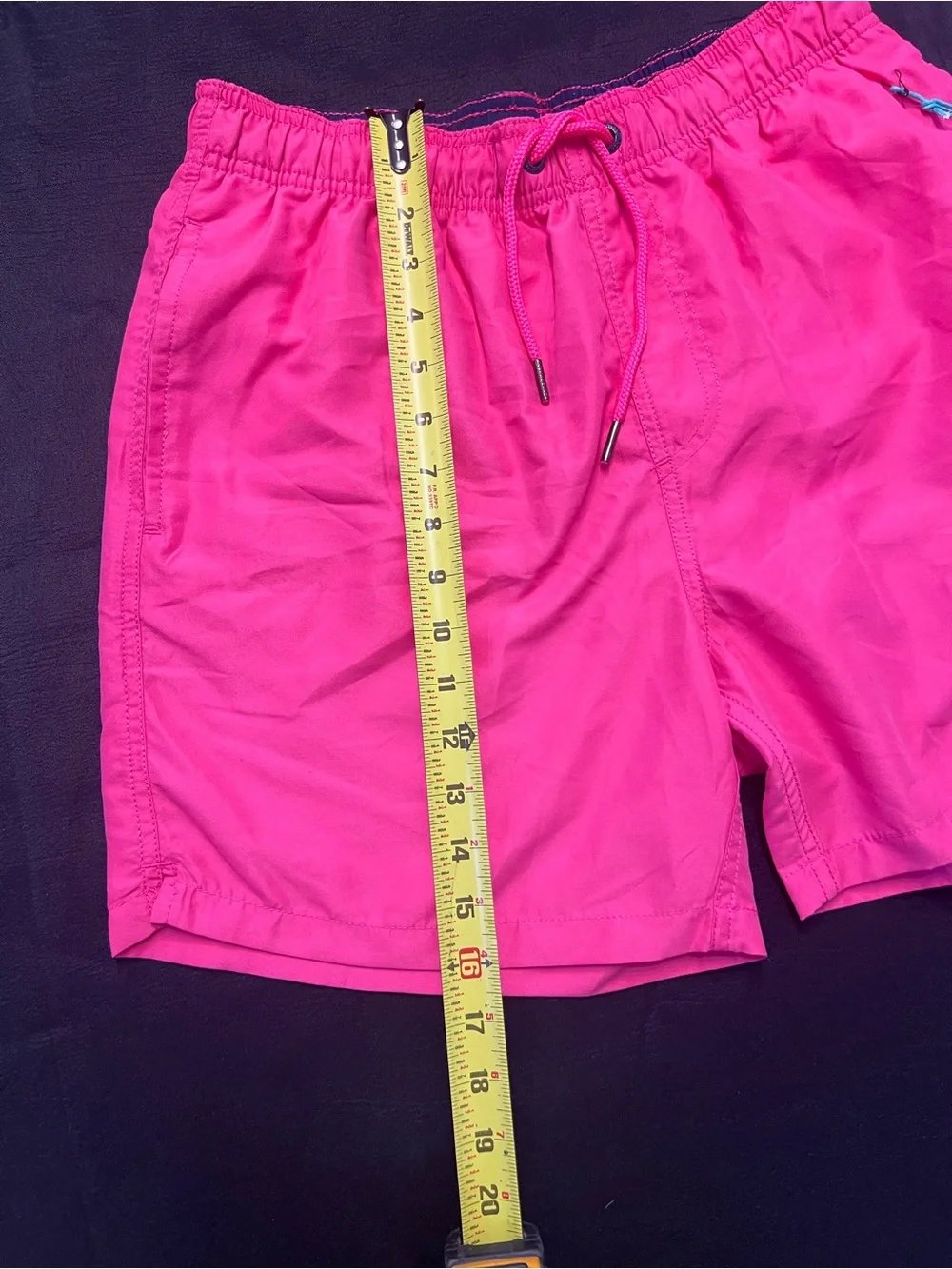 Island Haze Men’s Swim Trunks Size Medium Fuschia Mesh Lined New with tags